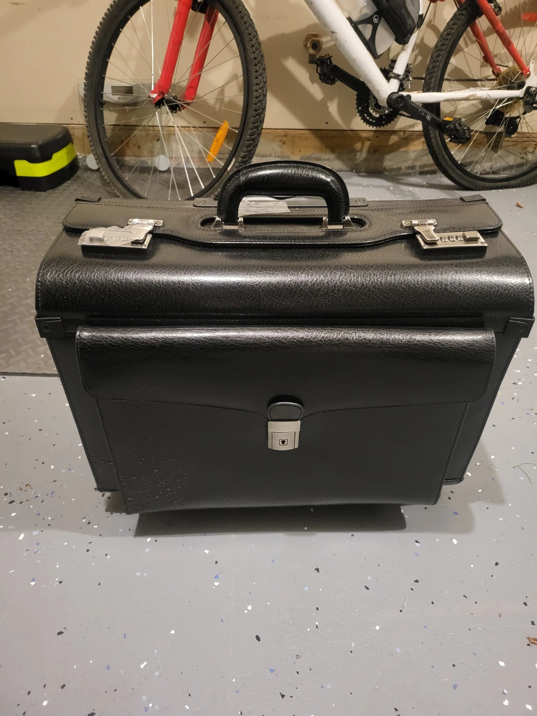 Mancini Black Leather Rolling Briefcase - photo 2