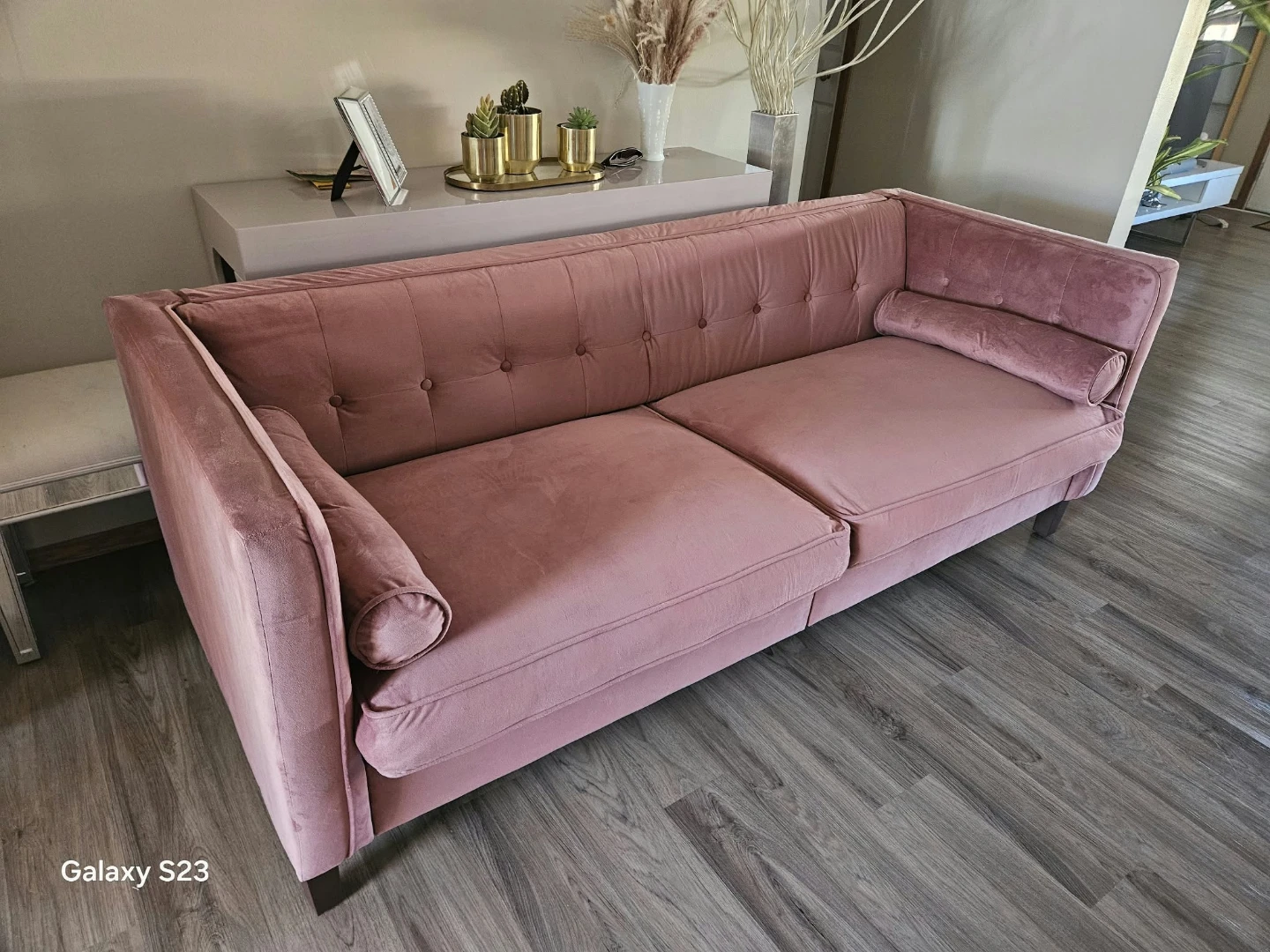 Free delivery Free delivery Velvet Mid-Century Modern Sofa