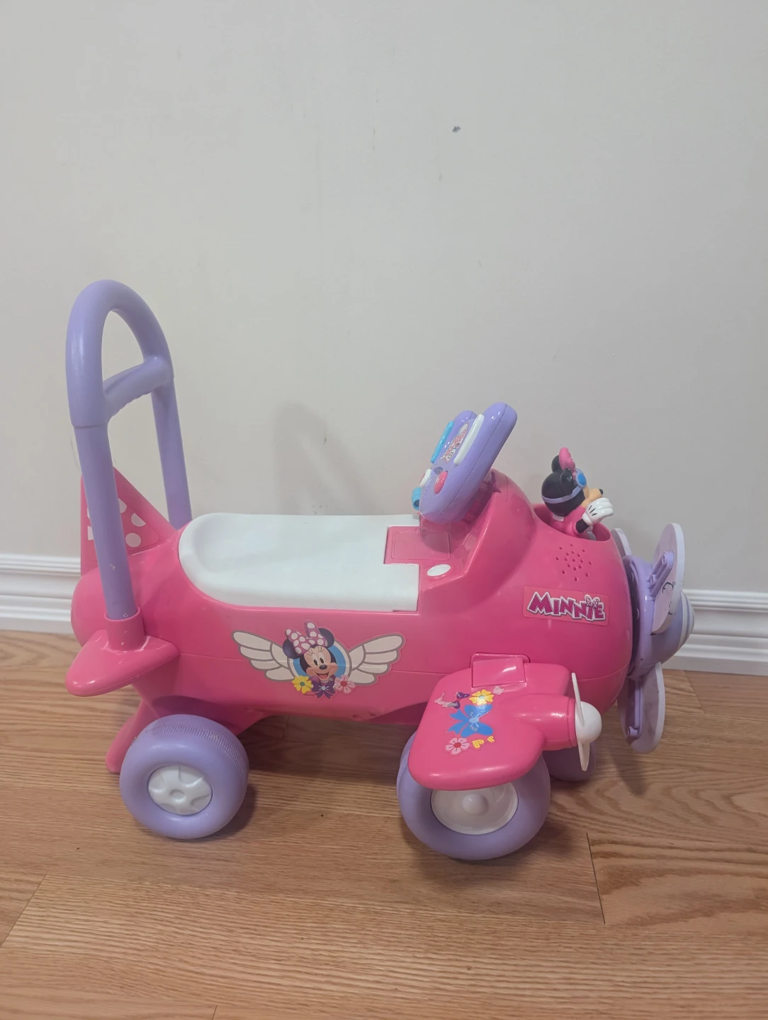 Disney Minnie Mouse Ride-On Airplane - photo 3