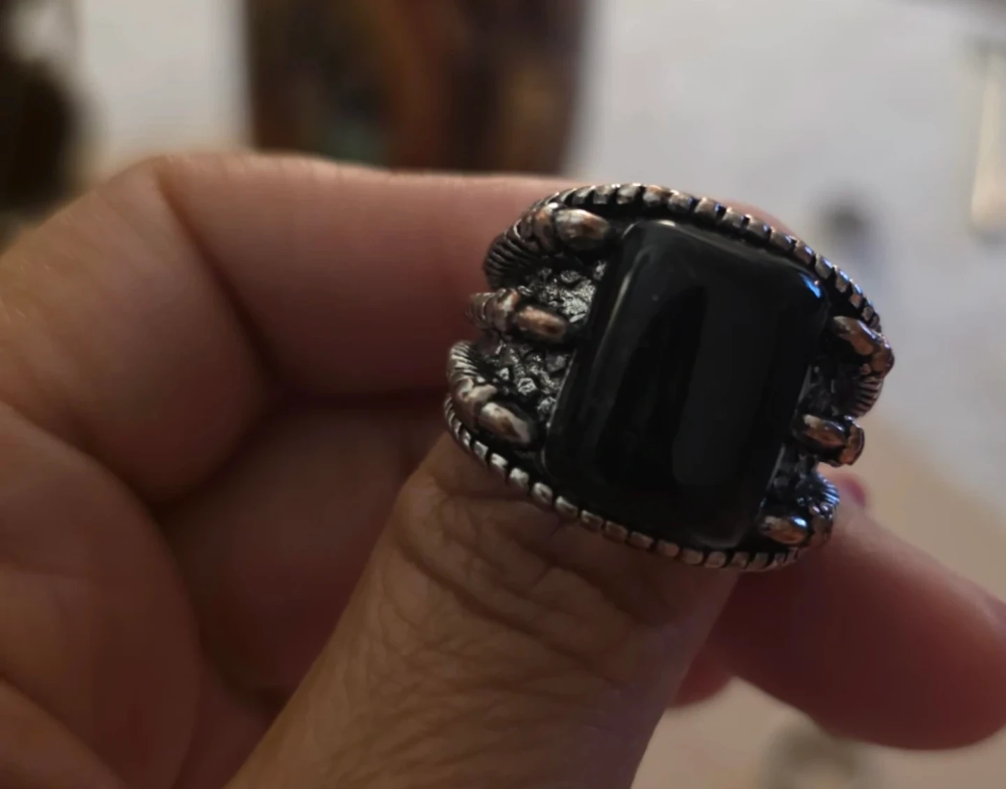 Black Stone Claw Design Ring - photo 2