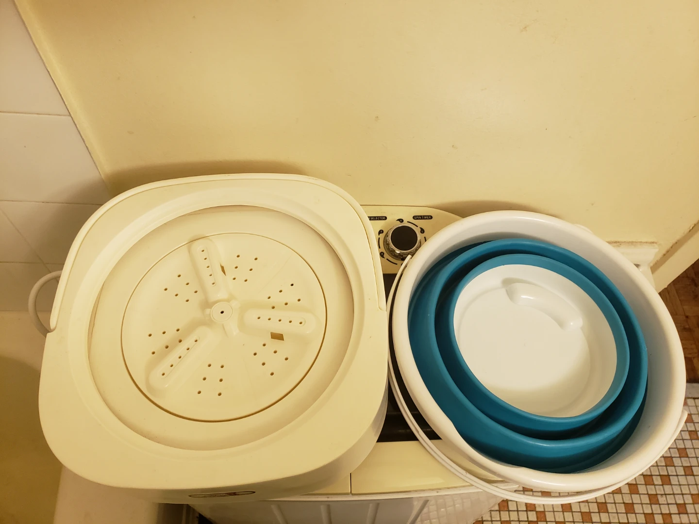 Little Folding Washing Machine with foldable plastic bucket