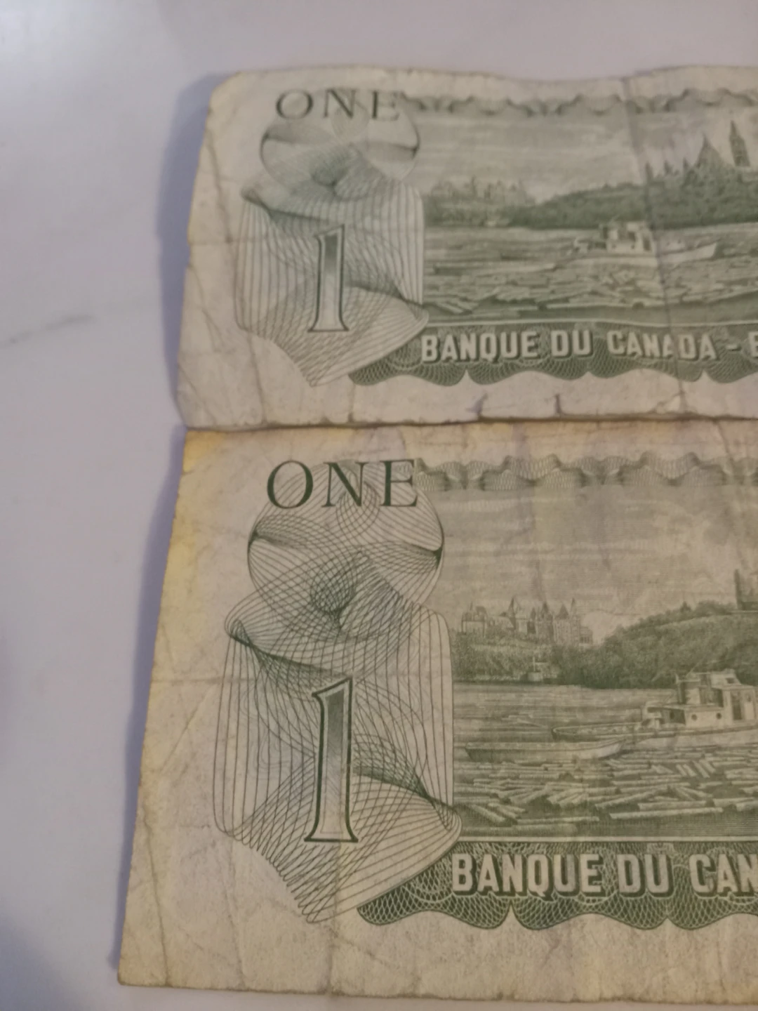 Two Vintage 1973 Canadian One Dollar Bills - photo 3