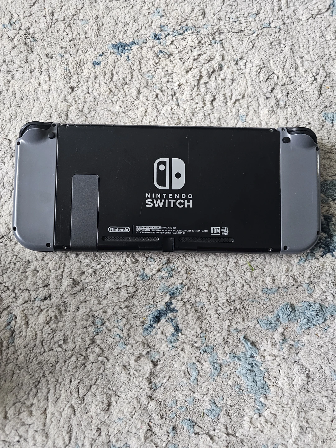 Nintendo switch for sale *** Joycons have drift** - photo 2