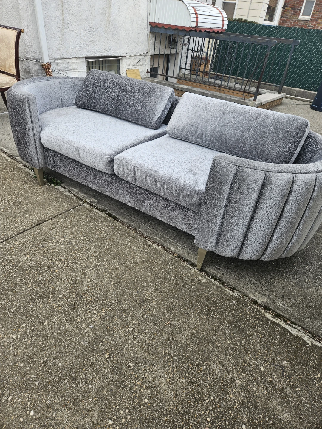 Beautiful velvet sofa - photo 2