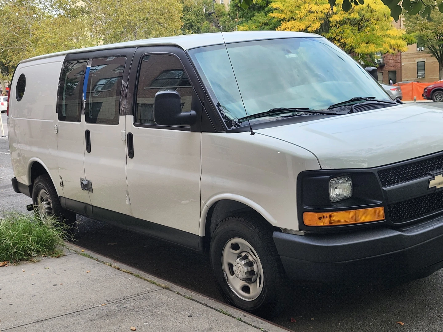 2016 Chevrolet Express Cargo Van - photo 3