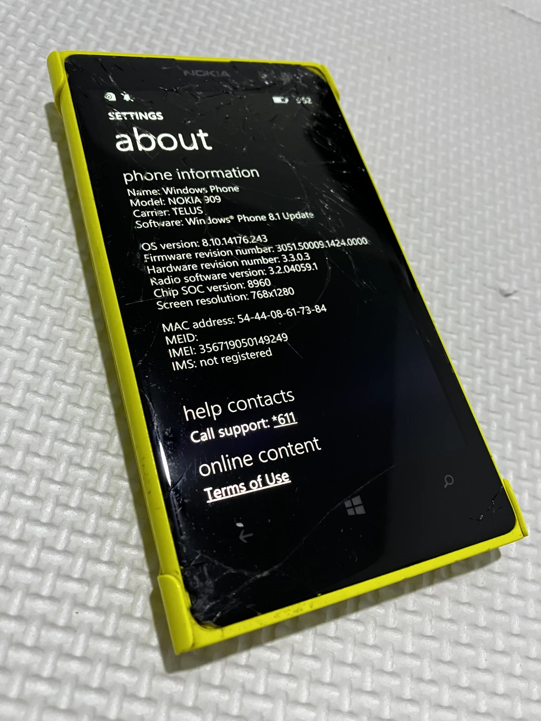 Nokia 909 Windows Phone