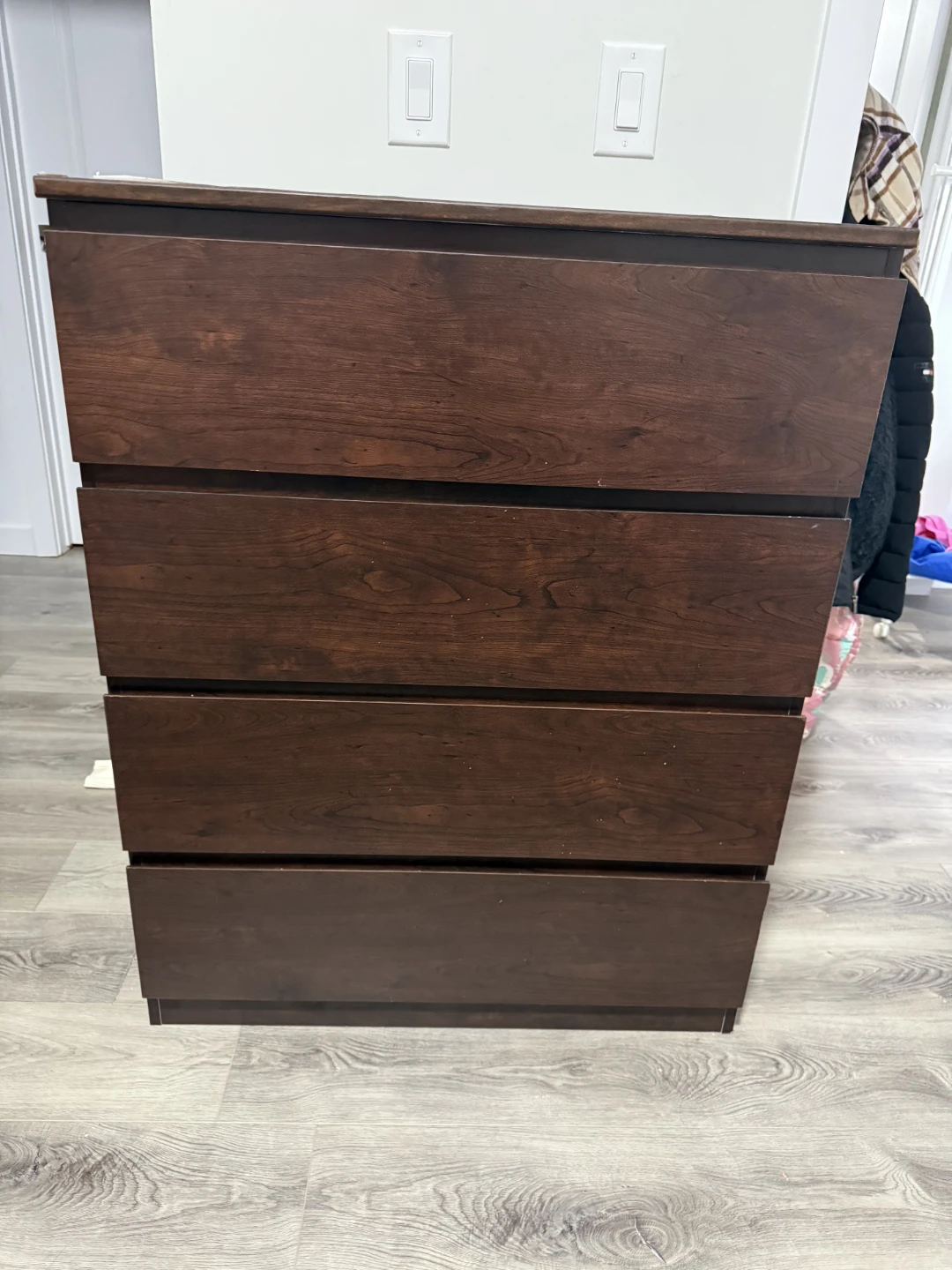 Brand new Brown 4-Drawer Dresser