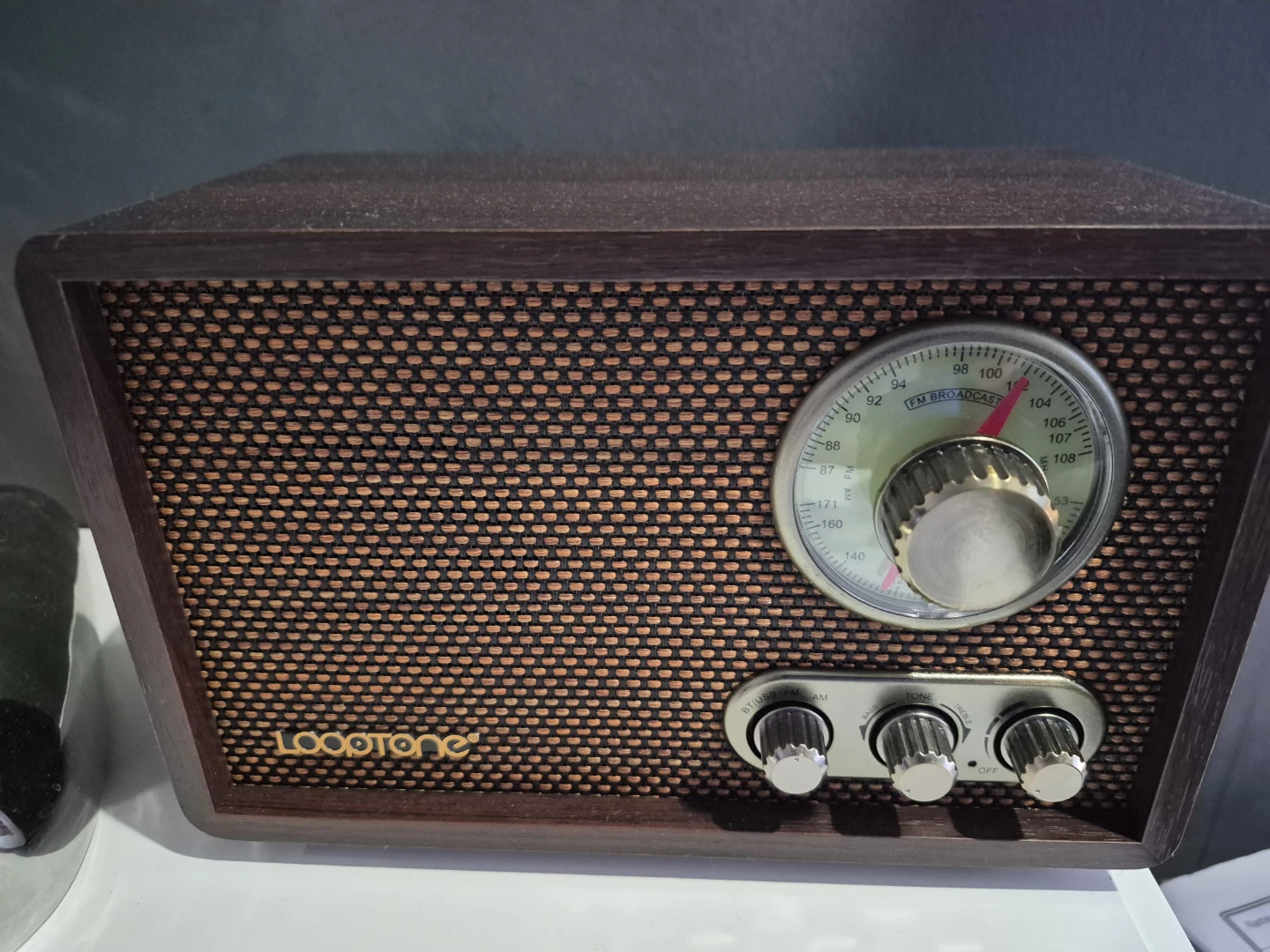 LoopTone Retro Radio Model R08U