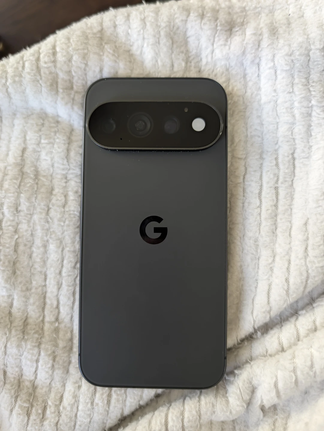 Google Pixel 11 Pro (512GB/16GB RAM) + Pixel Watch 5 -Black