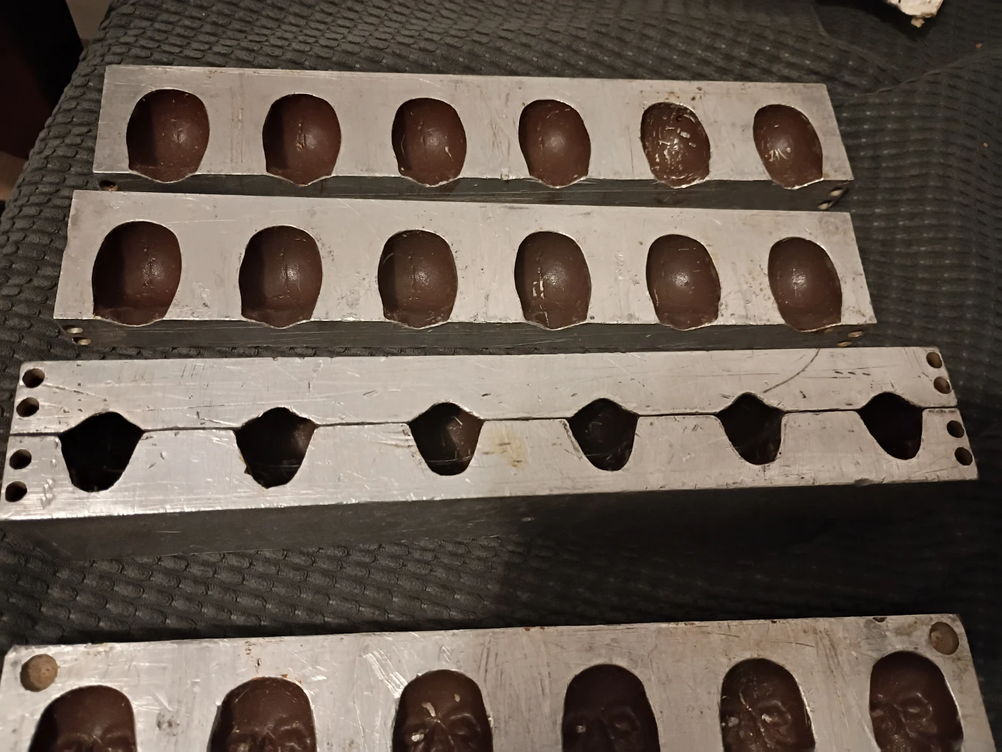 18 3D skull sucker/candy/ chocolate molds