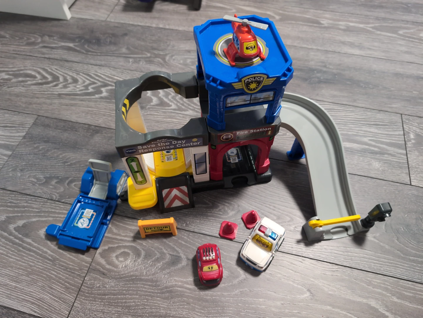 VTech Go! Go! Smart Wheels Save the Day Response Center