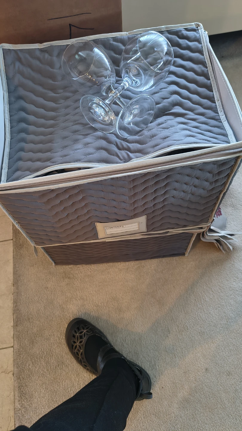 Quilted Gray Stemware Storage Case