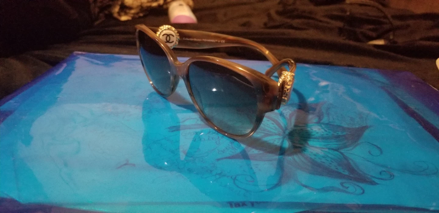 Chanel Collection Bouton Sunglasses - photo 3