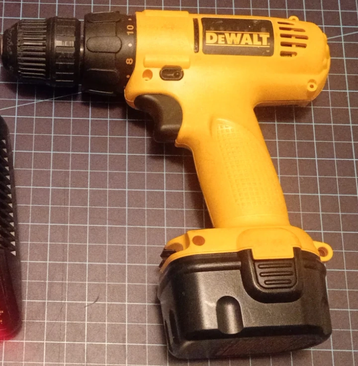 DeWalt 12v Cordless Drill set - photo 2