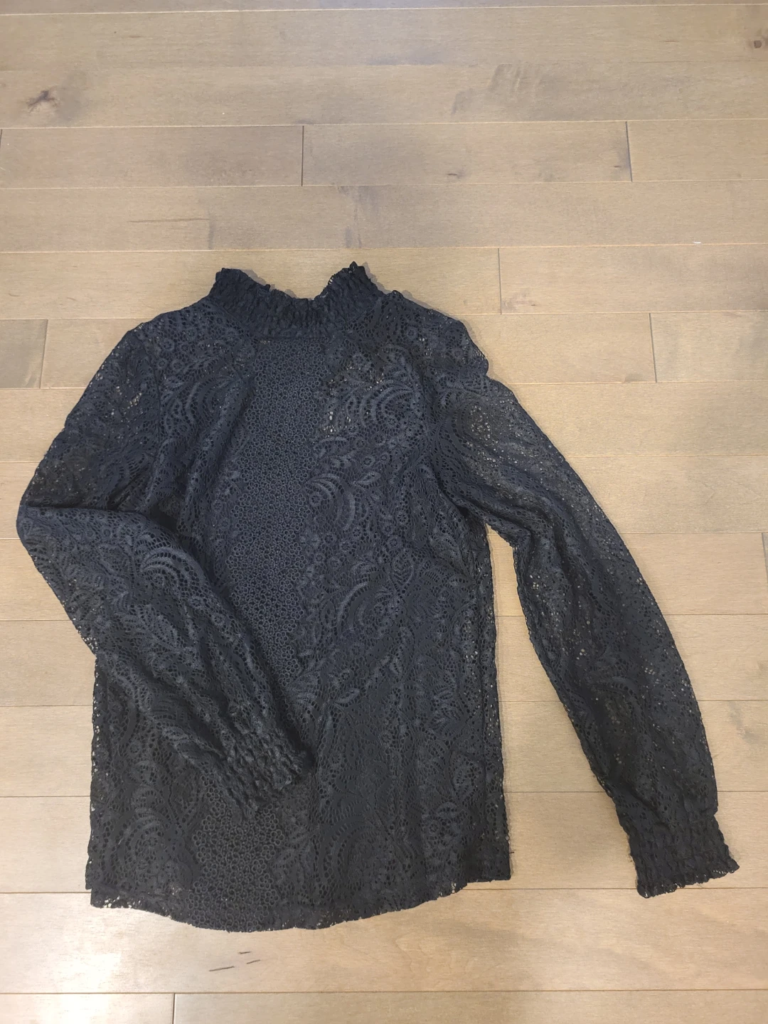 Cable & Gauge black lace long sleeve blouse