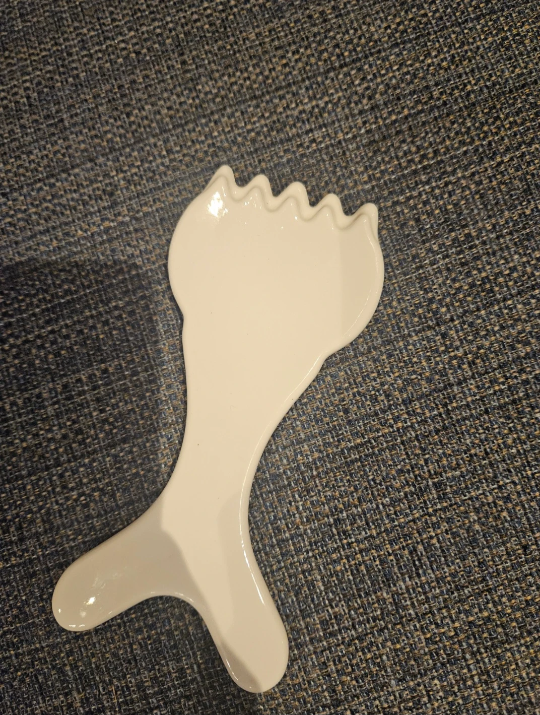New Beauty Items: Ceramic Gua Sha, Eye Patches, Mascara & More - photo 3
