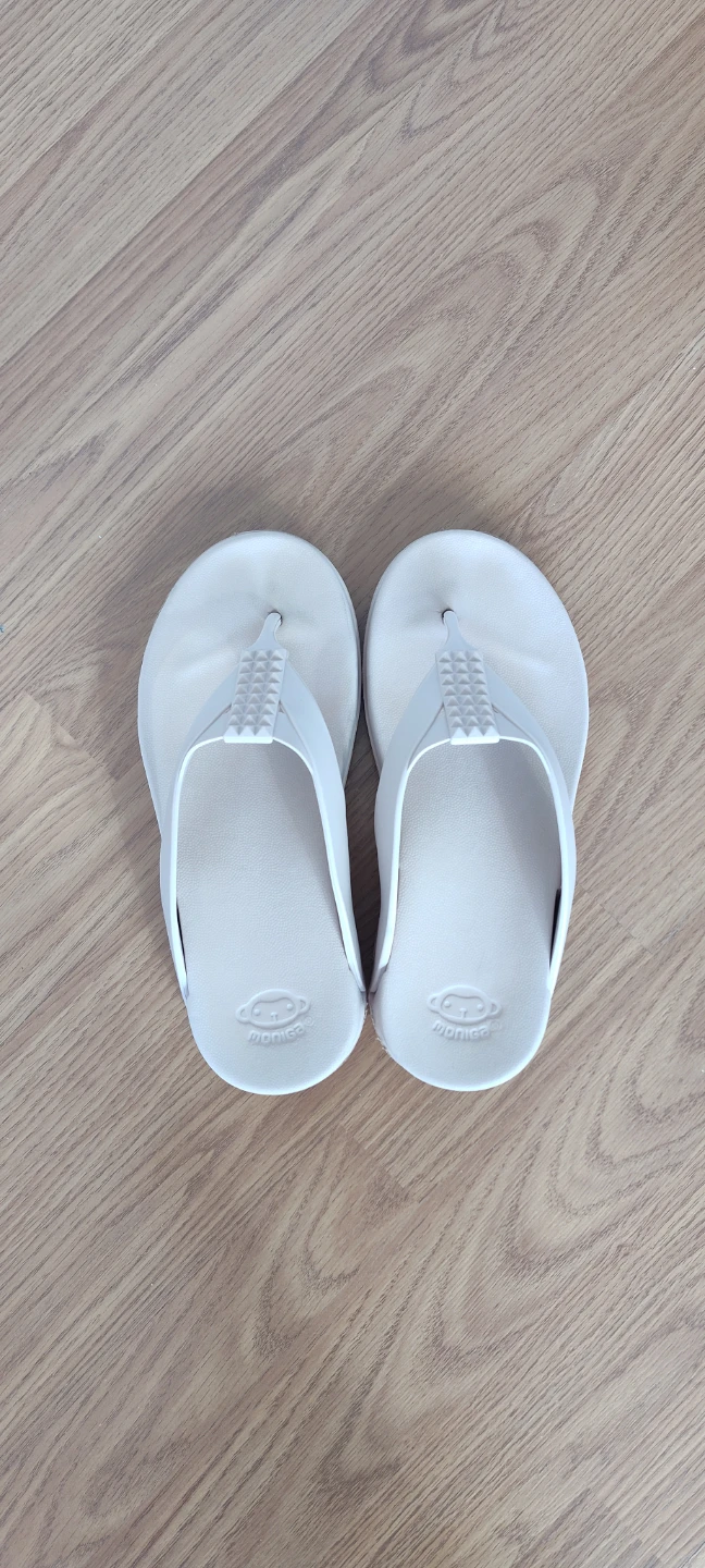 Moniga thong sandals