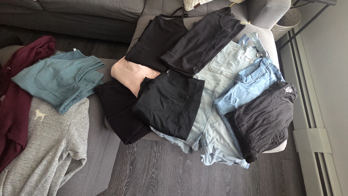 Large Bundle of Women's Clothing - photo 3