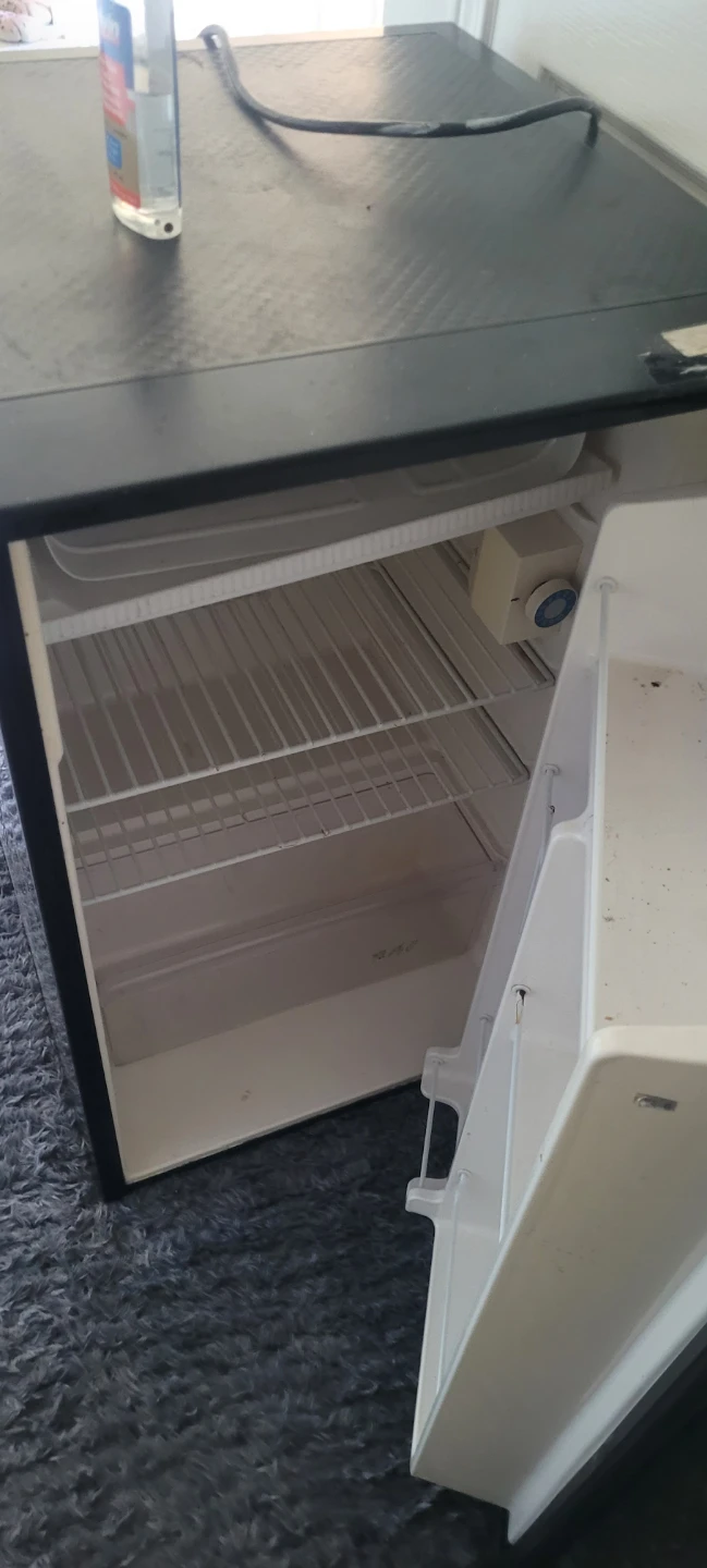 Mini student bar fridge - photo 3