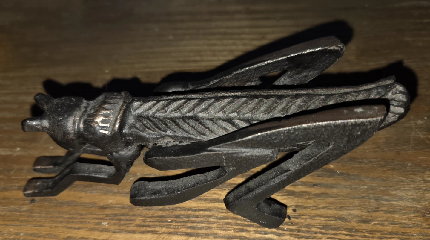Cast Iron Grasshopper Figurine - photo 3
