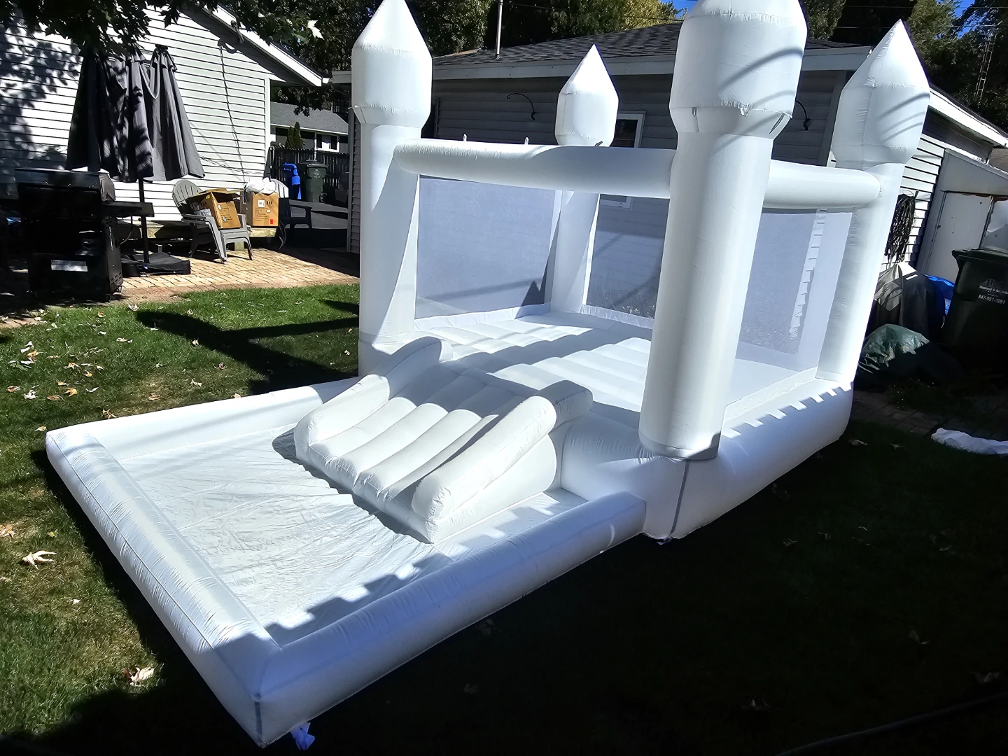 Connsann White Bounce House - photo 4