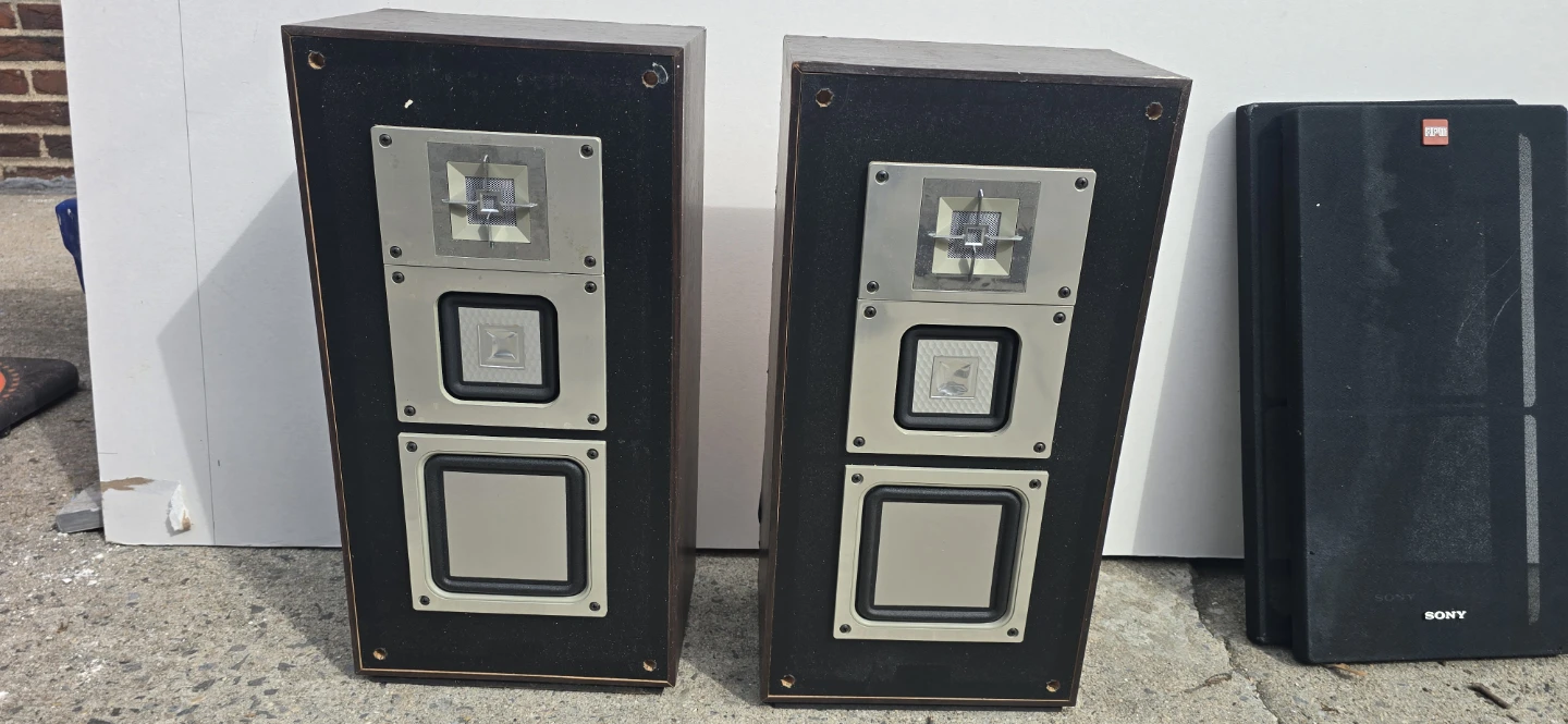 Pair of Sony APM-X250 Speakers - photo 2