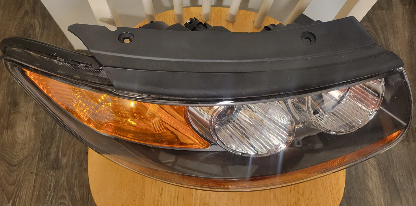2007-2012 Hyundai Santa Fe passenger side headlight NEW - photo 3