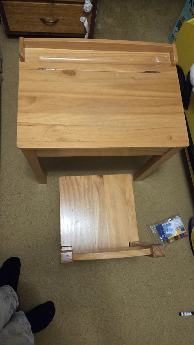 Melissa & Doug Wooden Kids Desk and Chair - photo 3