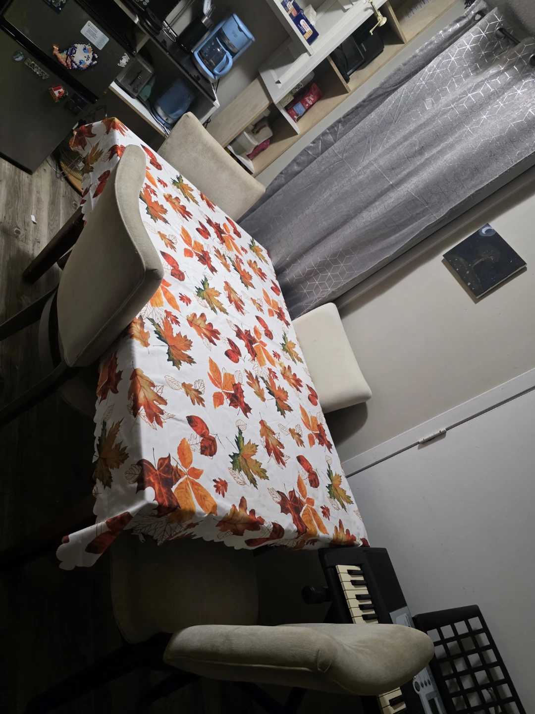 Table with chairs - photo 3