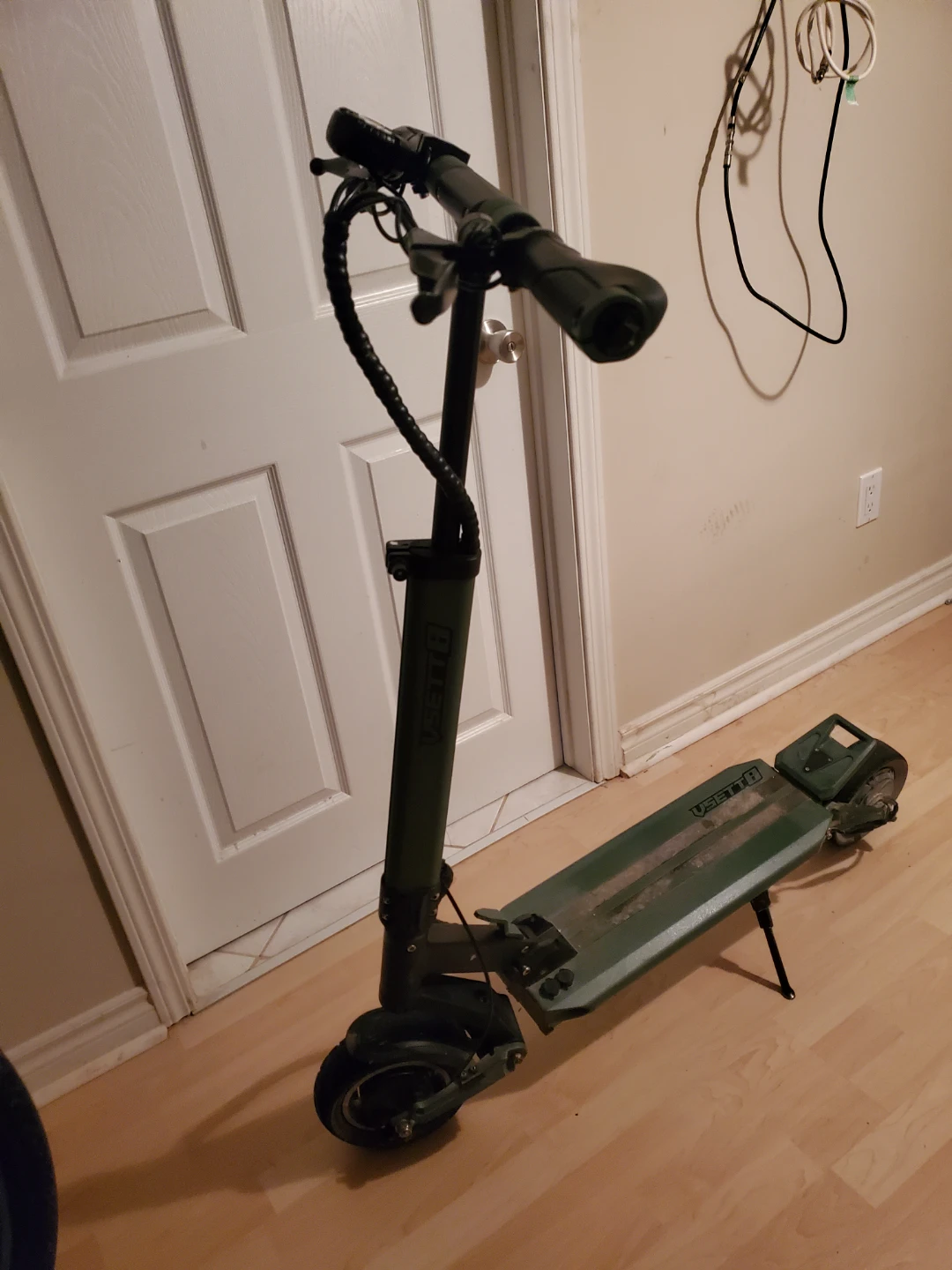 Vsett 8 Electric Scooter