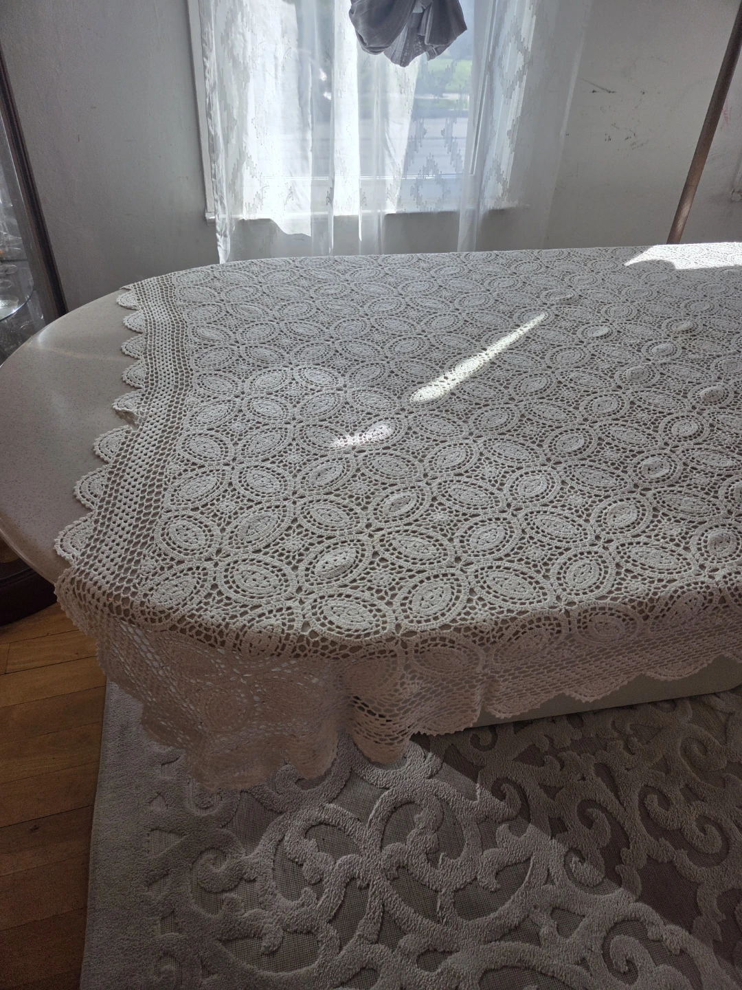 Vintage Cream Crochet Tablecloth - photo 2