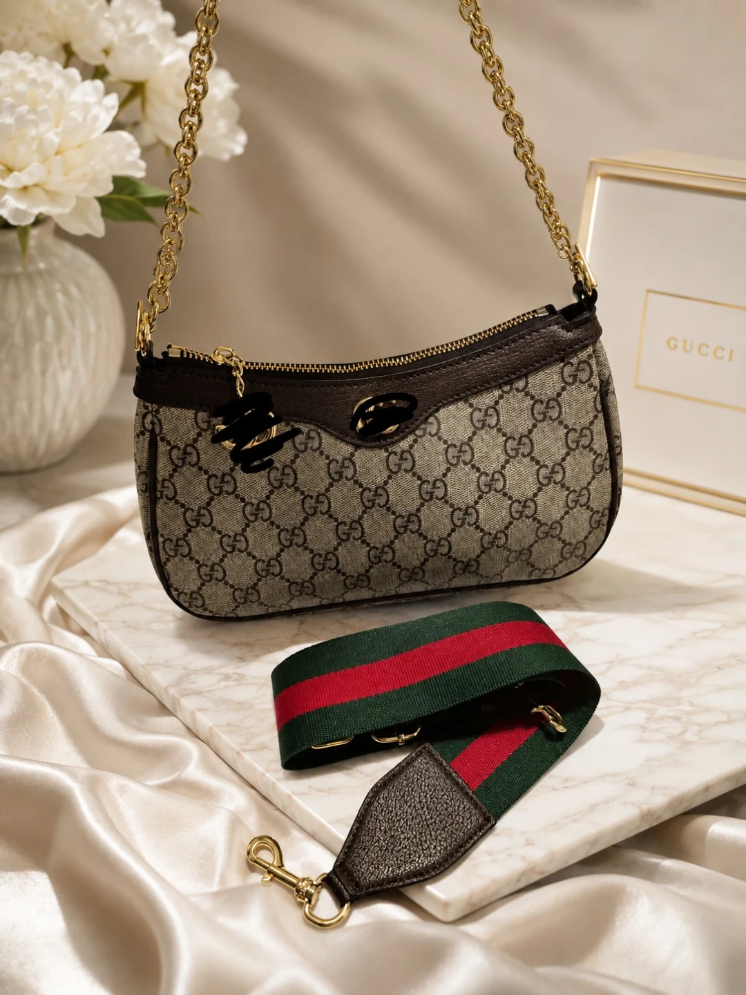 Gucci GG Supreme Shoulder Bag