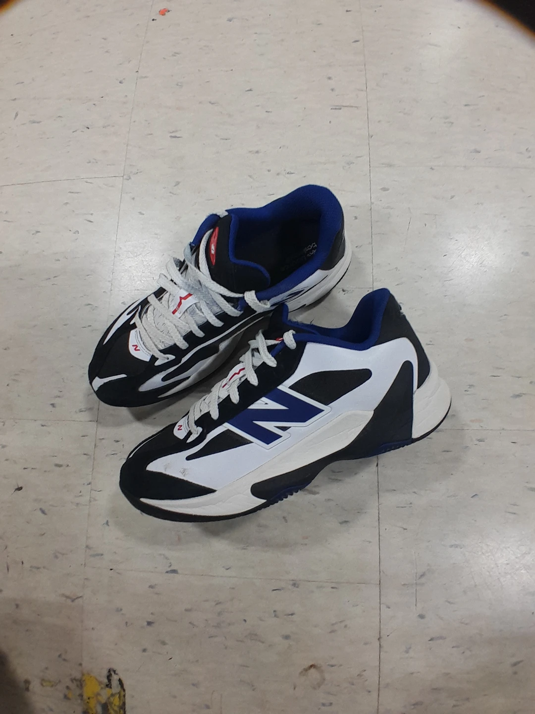New Balance Sneakers Black and White 725 Men's size 9.5