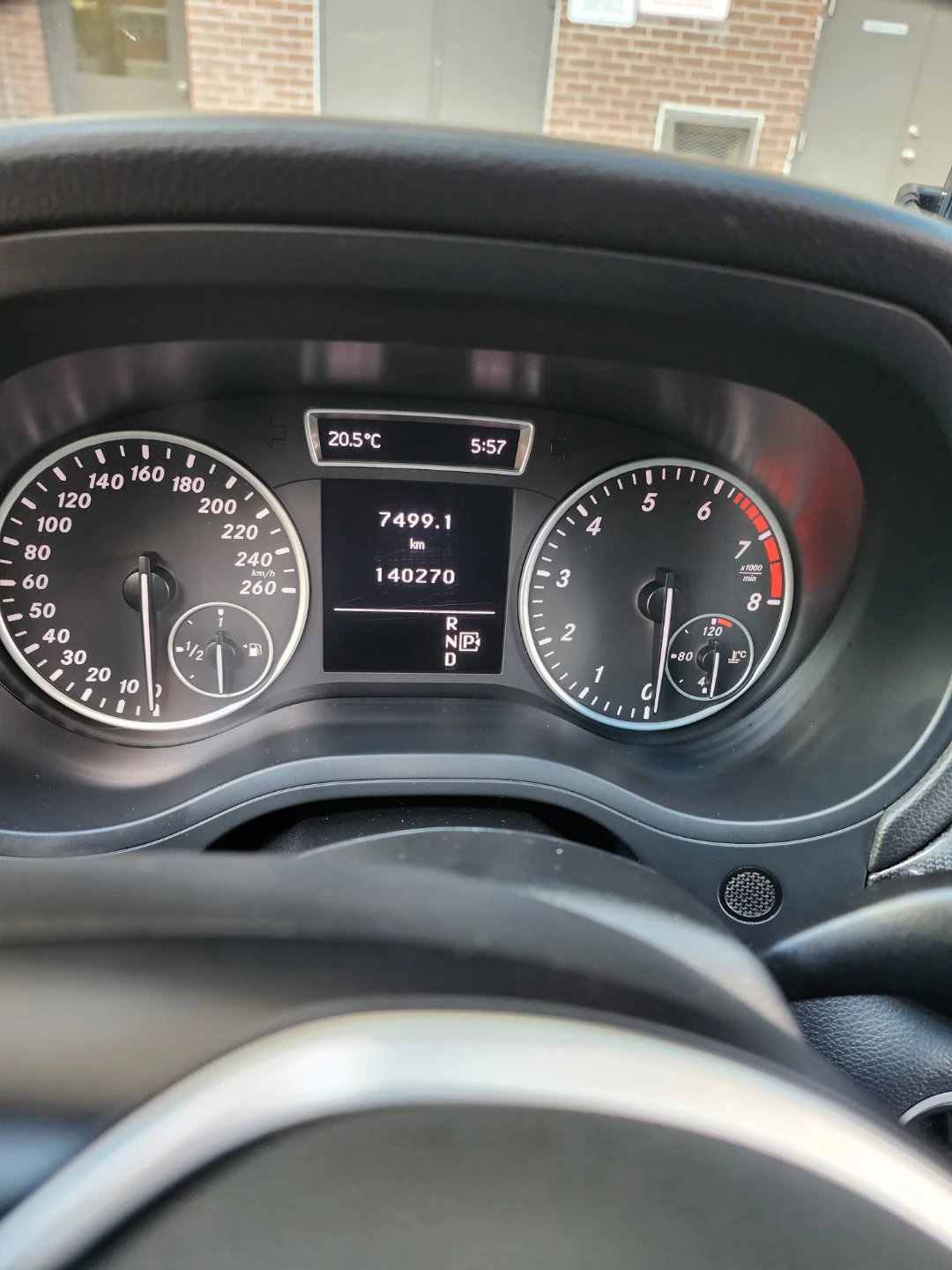 Selling  Mercedes  Benz  B250 - photo 5