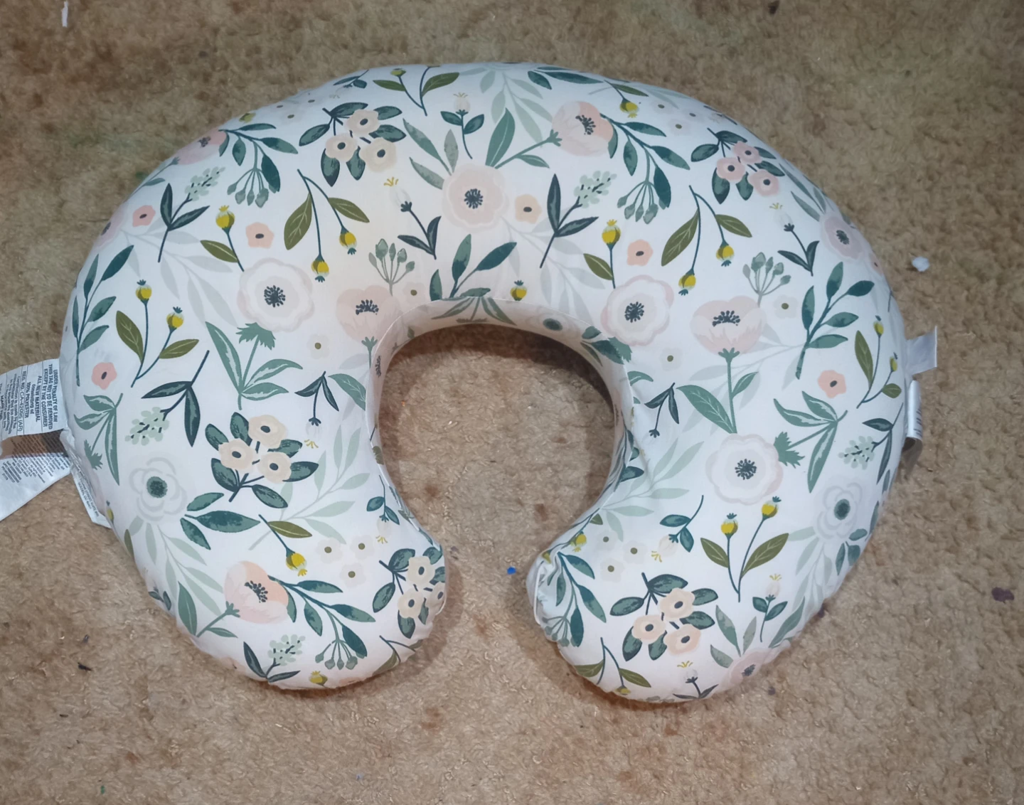 Set of 3 Nursing and Travel Pillows/Neck rests - photo 3