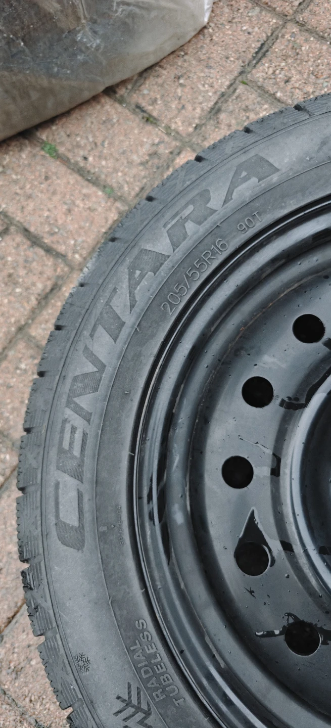 Set of 4 Centara Winter 621 Tires with Rims - photo 3