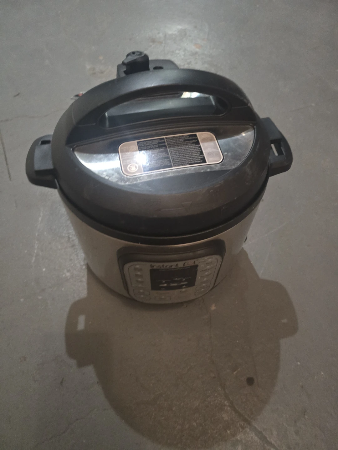 Instant Pot IP-DUO Electric Pressure Cooker