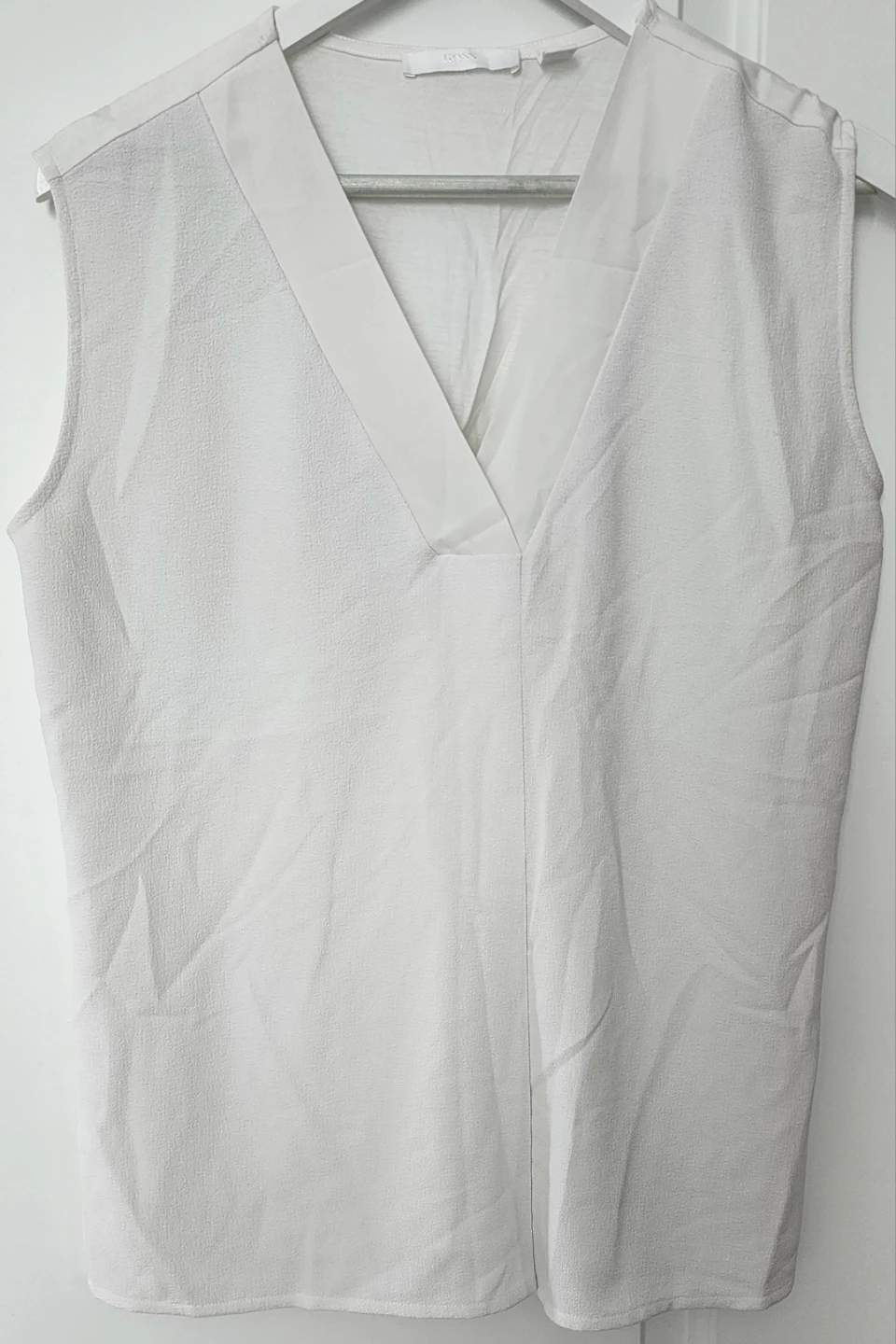 Hugo Boss Sleeveless White Blouse - photo 2