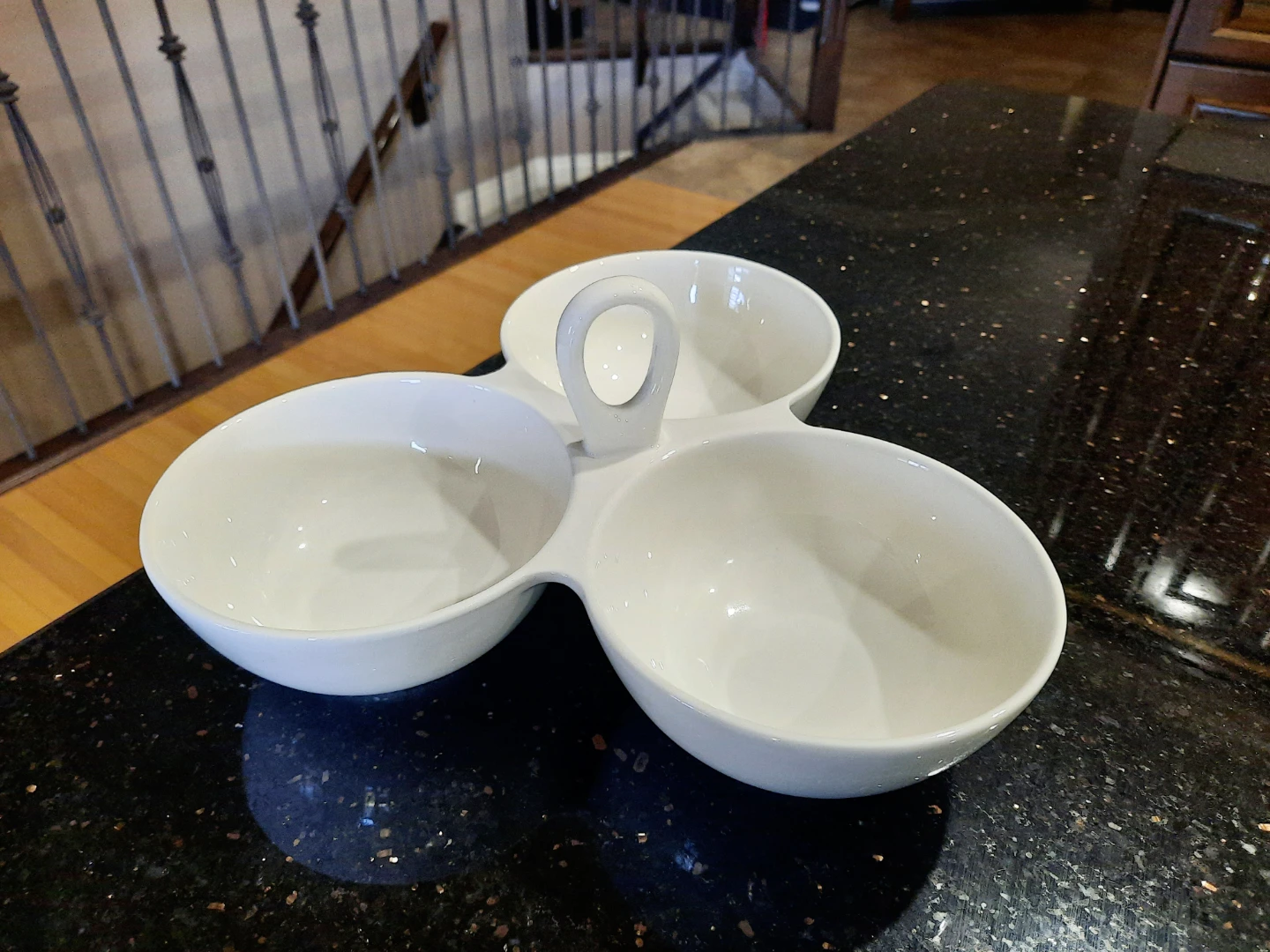 Ceramic condiment dish
