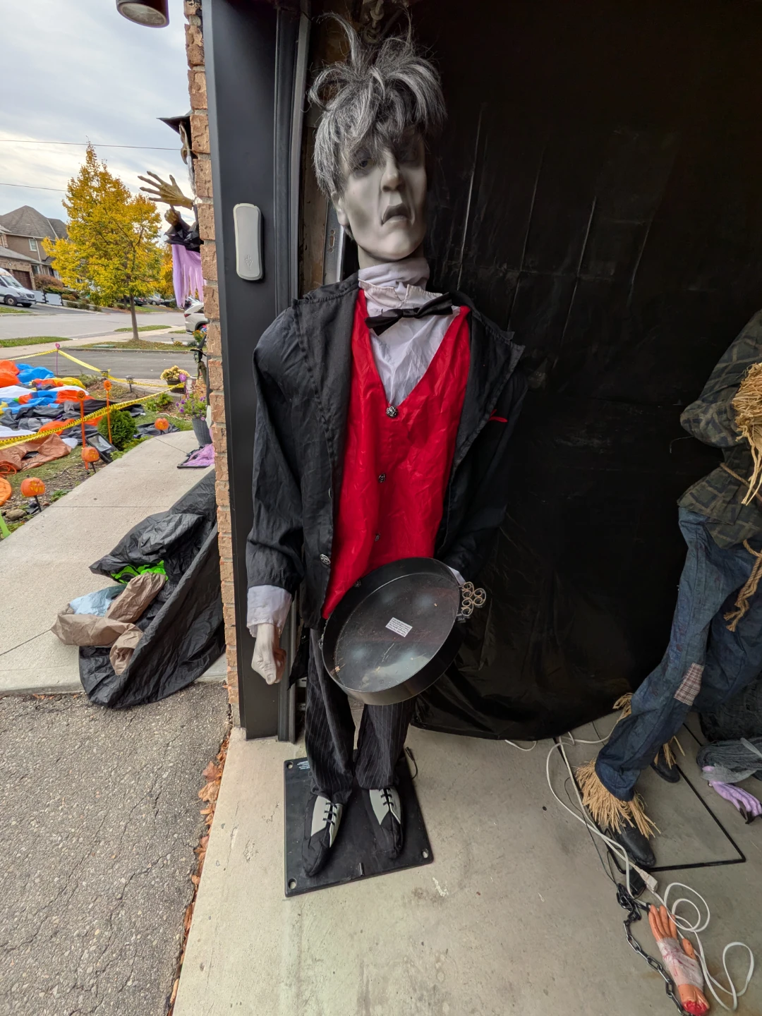 Animated Halloween Butler Decoration - photo 5