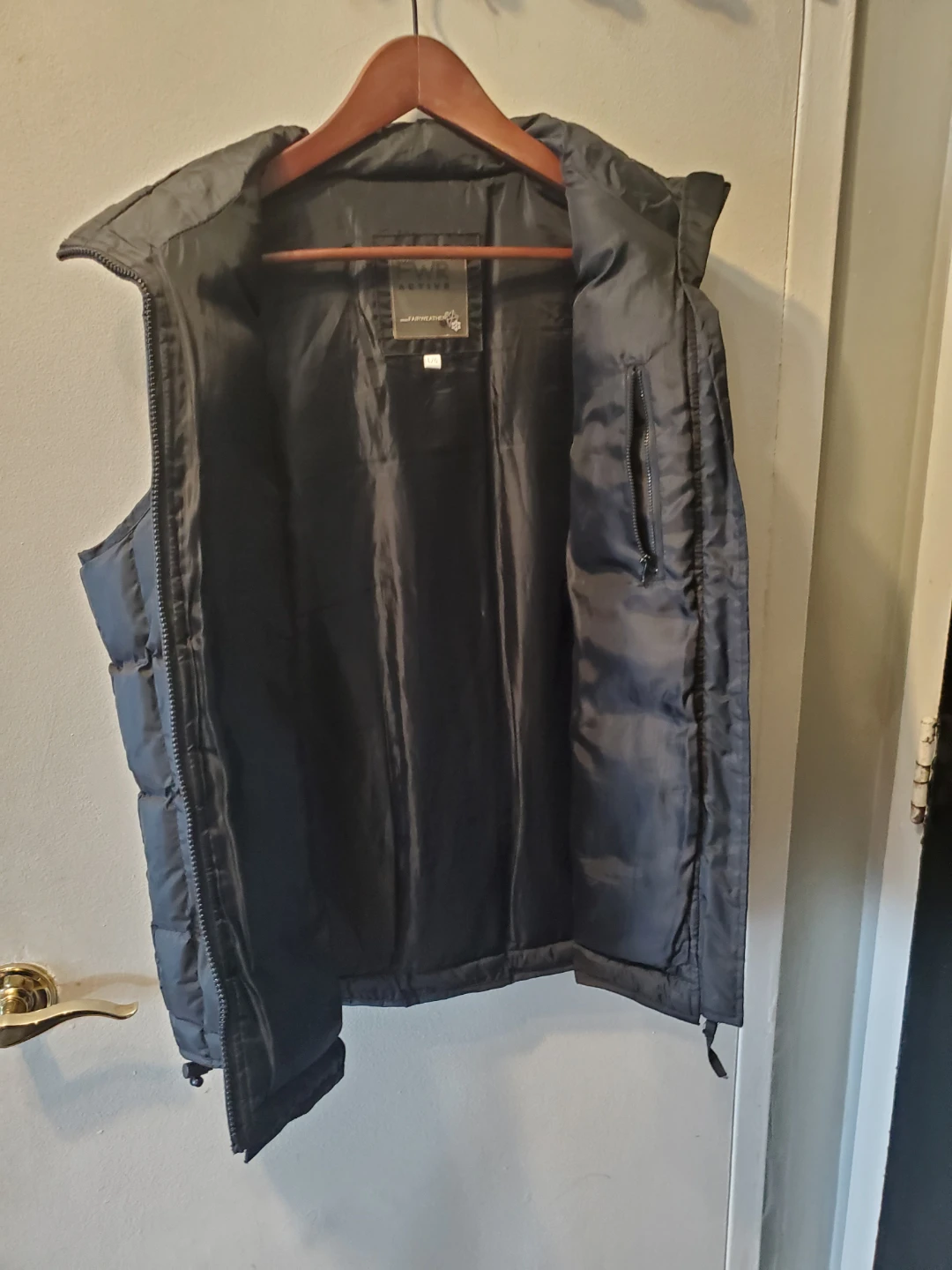 FairWeather Black Puffer Vest  Size L - photo 3