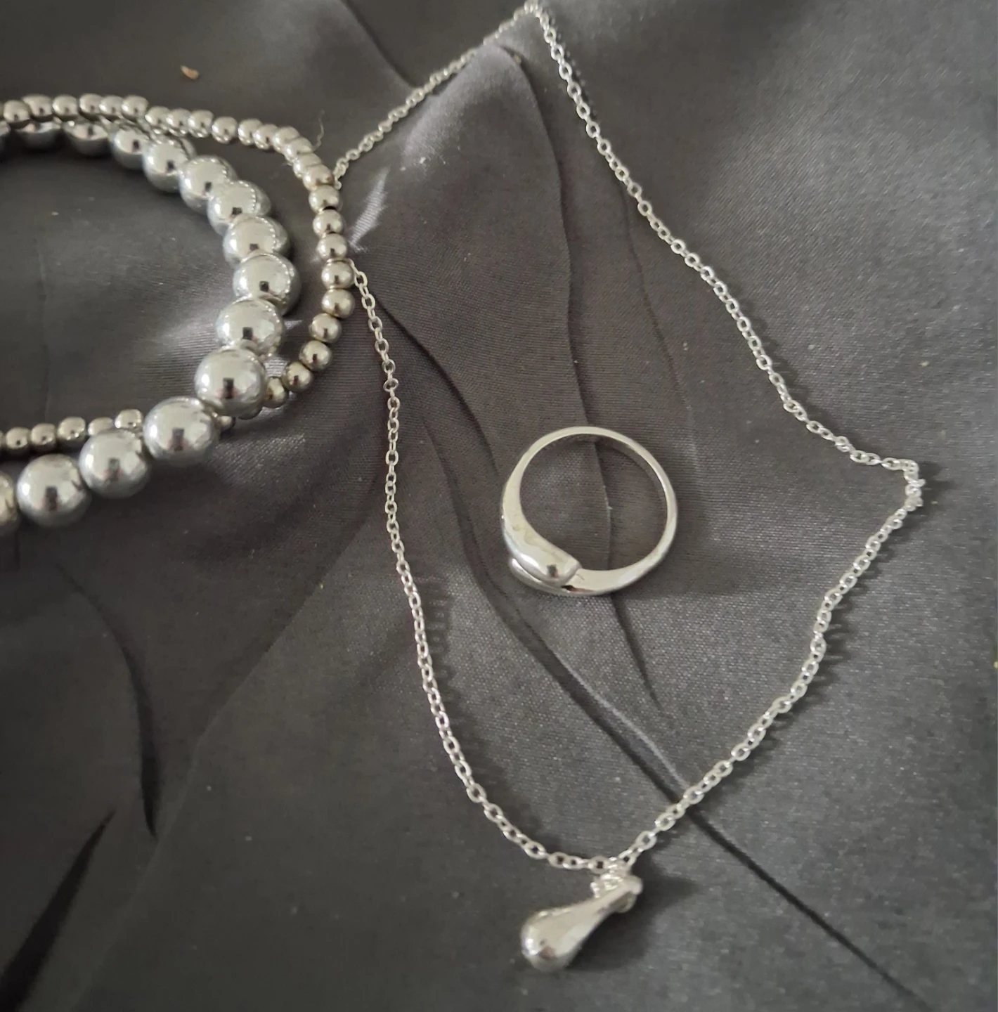 Silver-toned jewelry set with bracelets, ring and necklace - photo 3