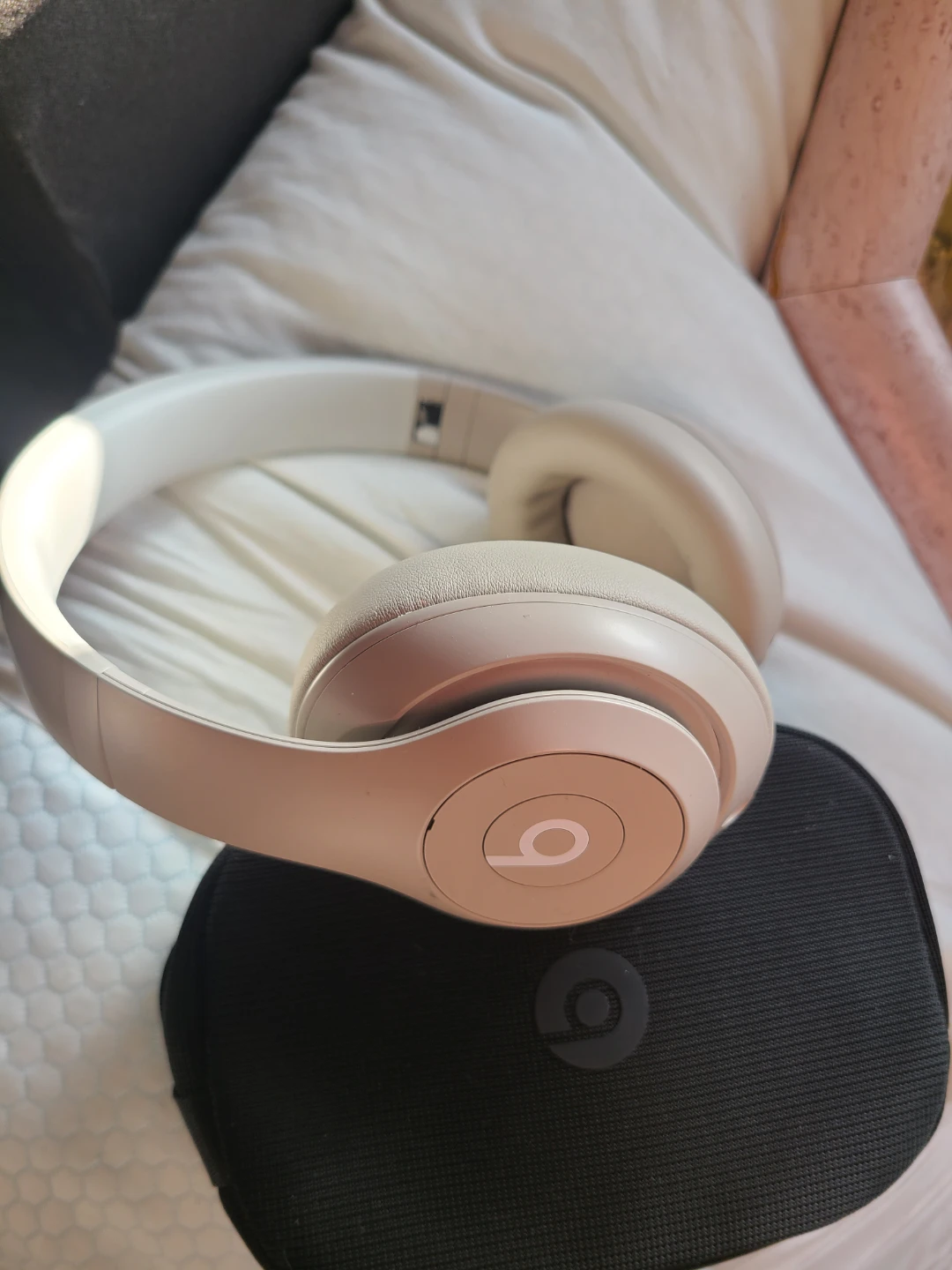 Pro Beats by Dre Wireless Headphones - photo 2