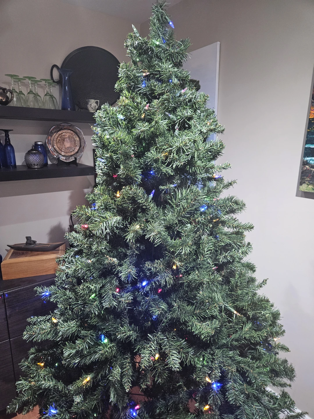 6.5ft Cliffside Scotch Pine Pre-Lit Christmas Tree - photo 2