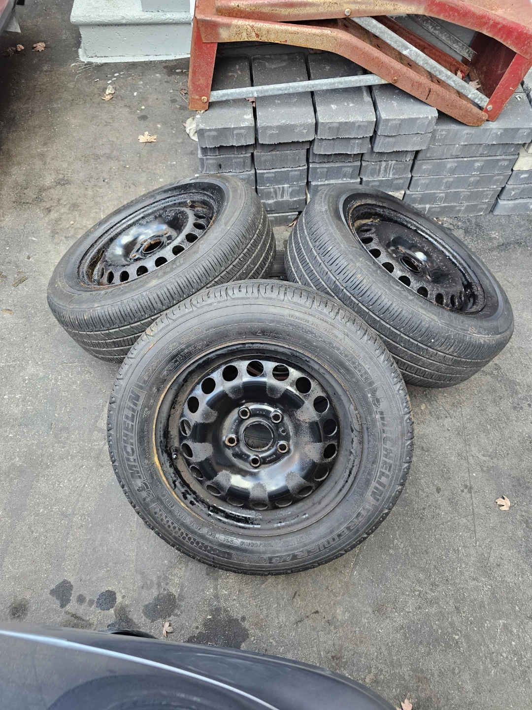 Set of 195/65R15 Tires and Steel Rims - photo 2