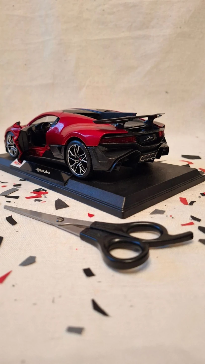 Maisto Bugatti Divo Special Edition 1:18 Scale Diecast - photo 4