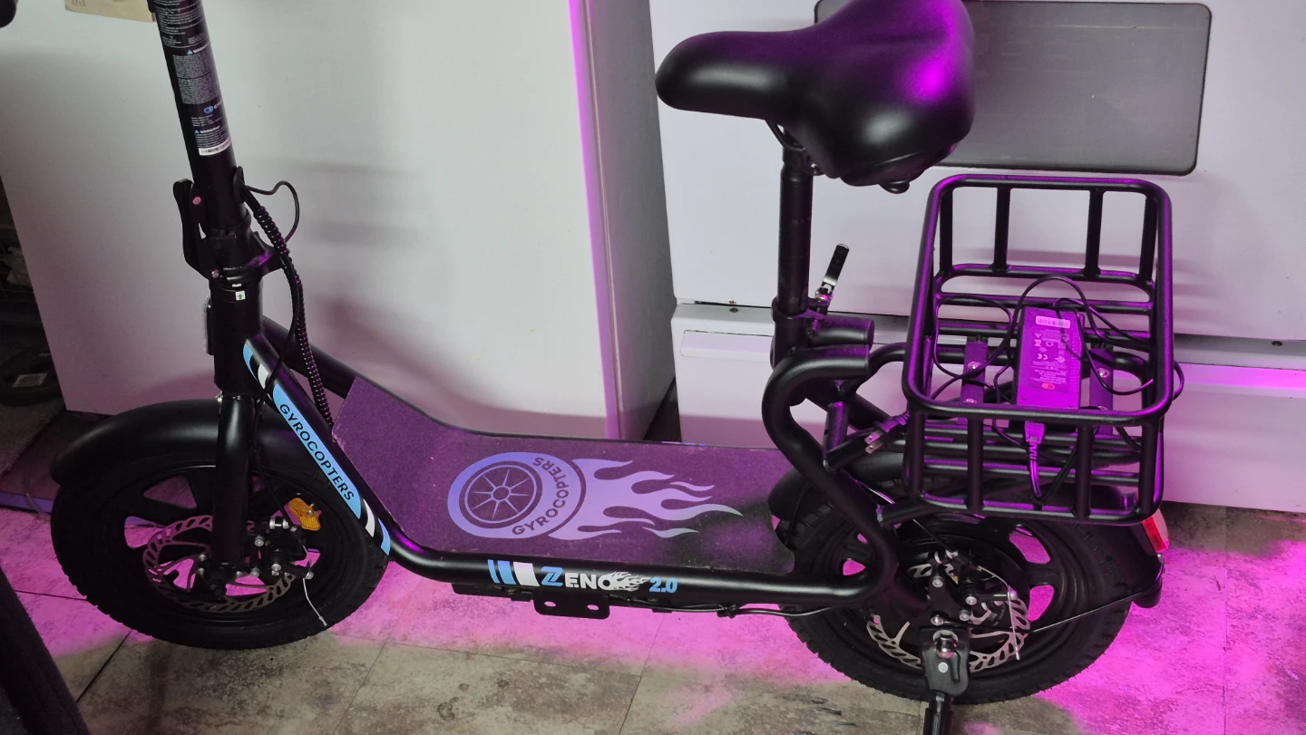Gyrocopters 40km range Zeno 2.0 Electric Scooter