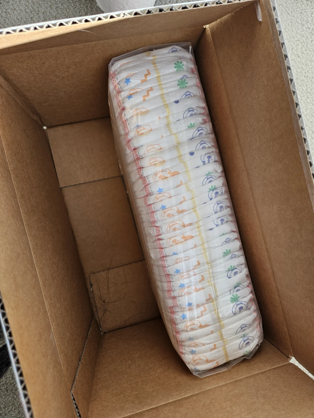 Huggies Snug & Dry Size 4 Diapers (half box) - photo 3