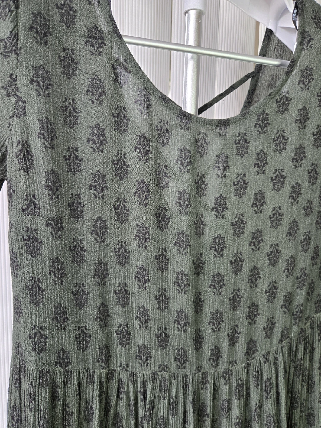 Forever 21 Patterned Mini Dress Olive Green - Size XS - photo 3