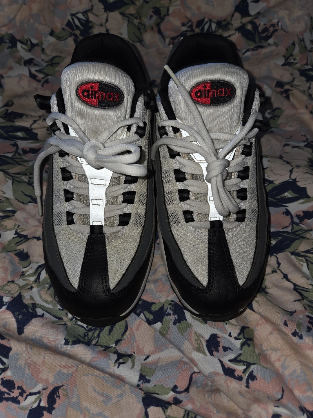 Nike GS Air Max 95 Recraft in Kids 7Y or a Ladies 8 - photo 2